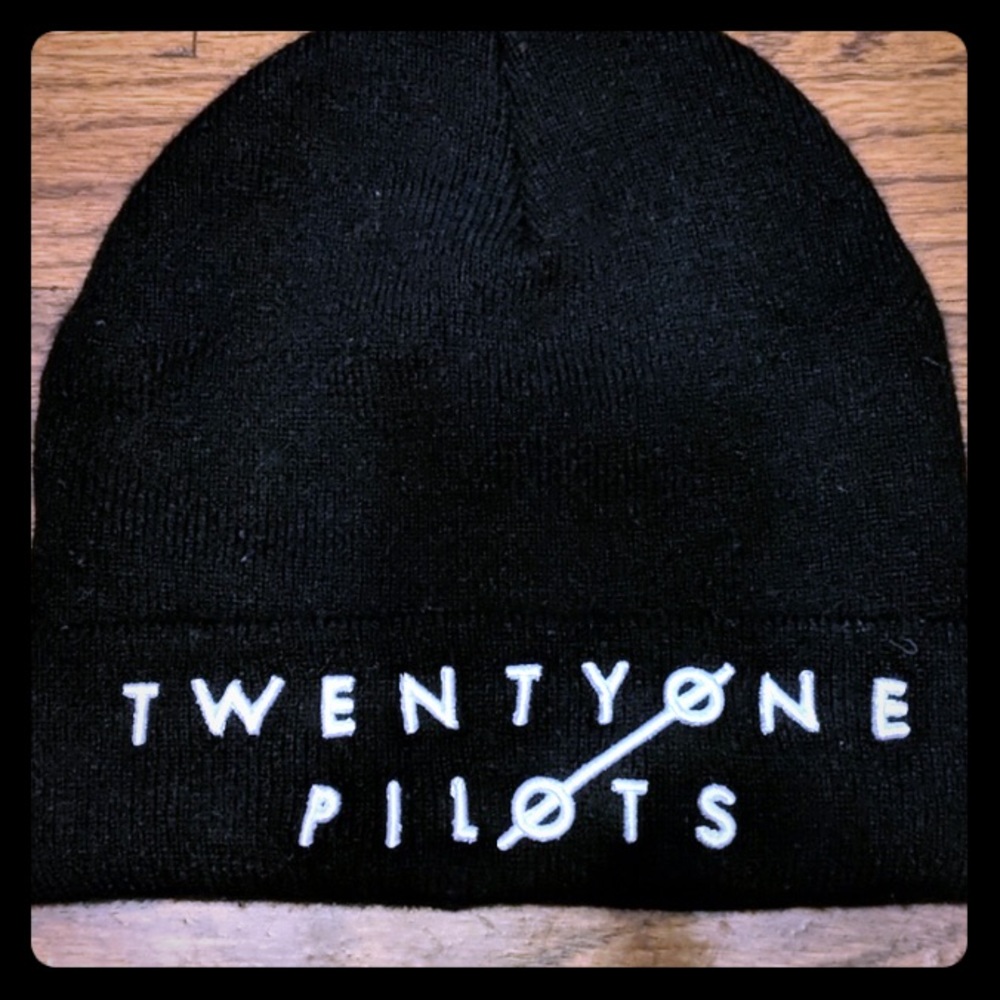 Twenty one pilots beanie winter hat black LIKE NEW